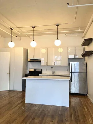 Rented by EXR | media 22