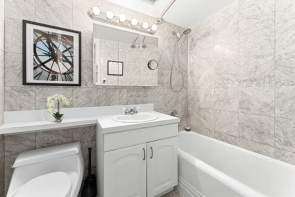 Rented by Compass | media 10