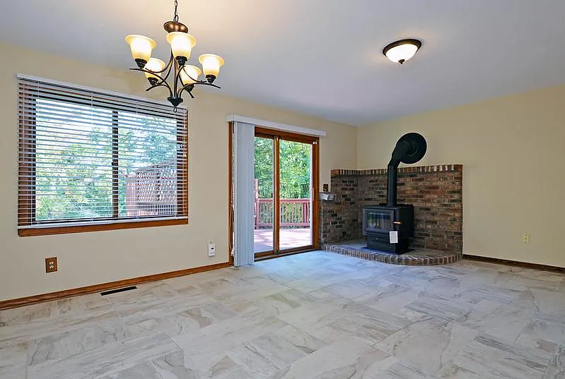 4 bed, 2247 sqft, $2,500 — Photo 4