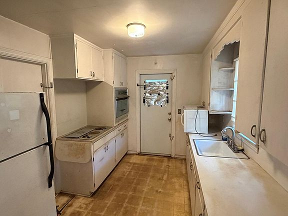 5th image of 814 36th Street