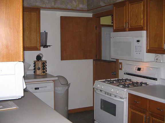 4th image of 3220 Clyde Park Ave SW