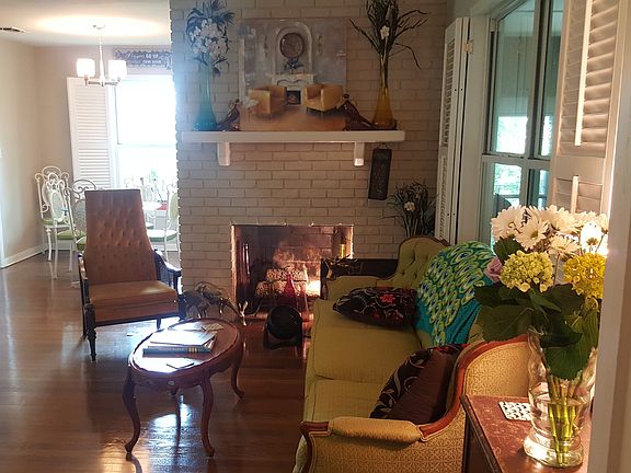 3rd image of 662 Club Oak Dr