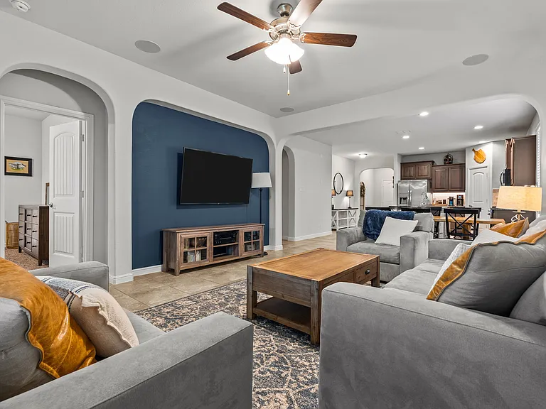 9108 Golden Hollow Ln — Photo 16