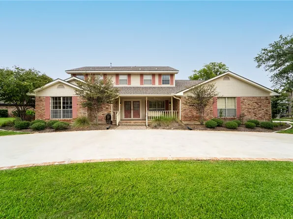 2369 W Briargate Dr, Bryan, TX 77802