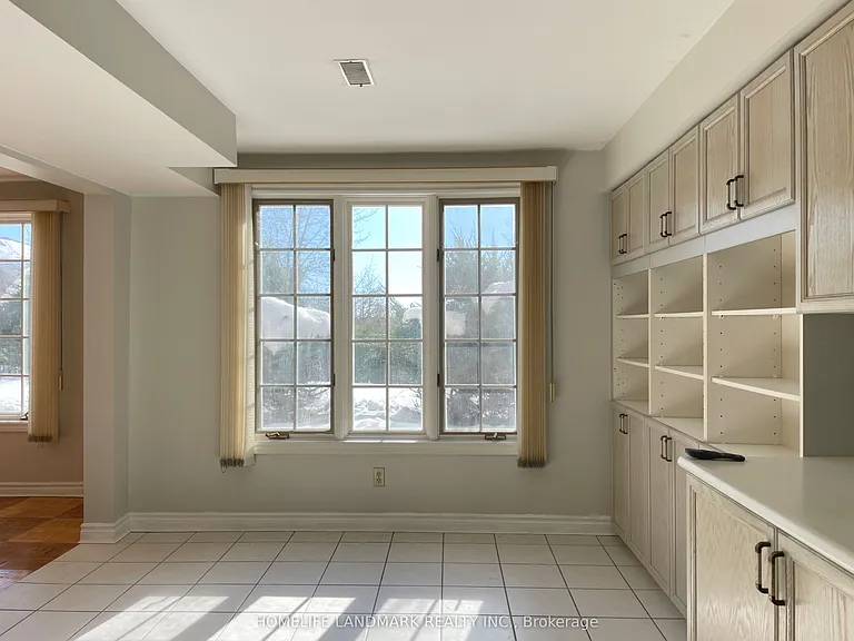 129 Shirley Ave #BASEMENT — Photo 6