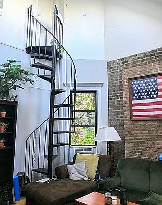 2nd image of 252 Mott St