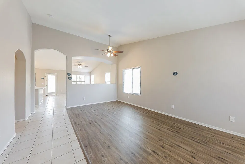 3 bed, 2.0 bath, 1670 sqft, $3,070 — Photo 3