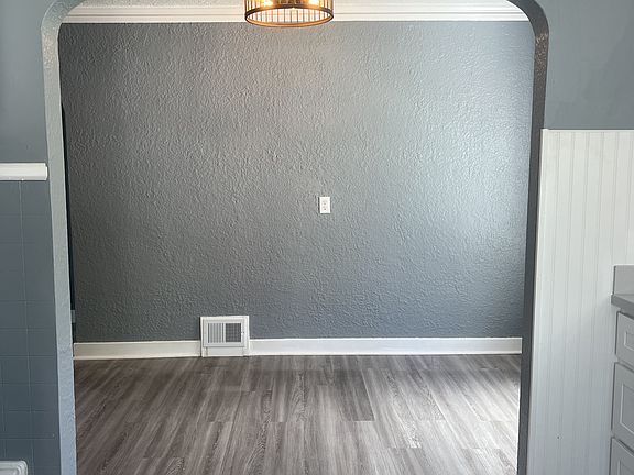 3rd image of 417 S Minnesota Ave