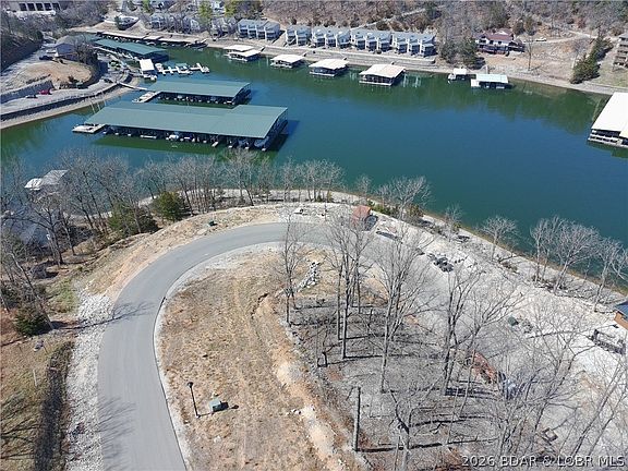 4th image of 18 Redbud Rd