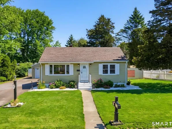 3 Cedar Street, Waterford, CT 06385