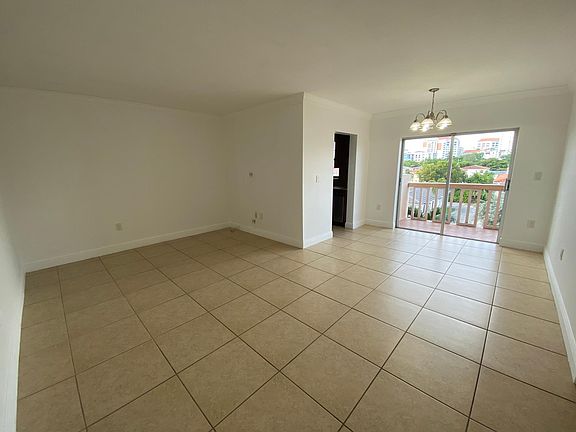 Living/Dining Room Area