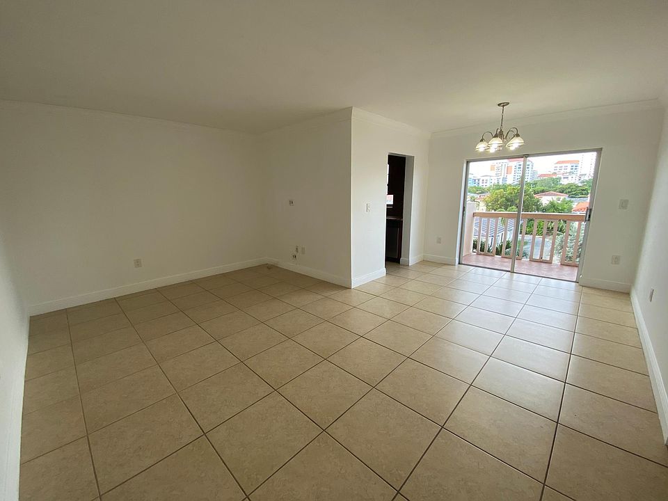 1st image of 22 Salamanca Ave #8