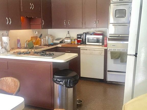 2nd image of 1030 Field Ave