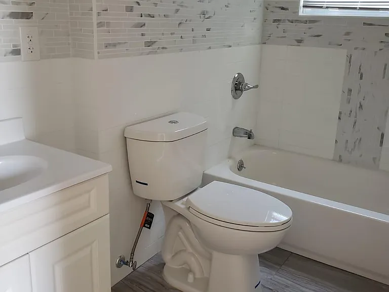 836 Jackson Ave #11D — Photo 2
