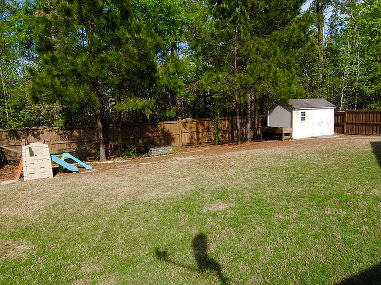 125 N Palm Dr — Photo 11