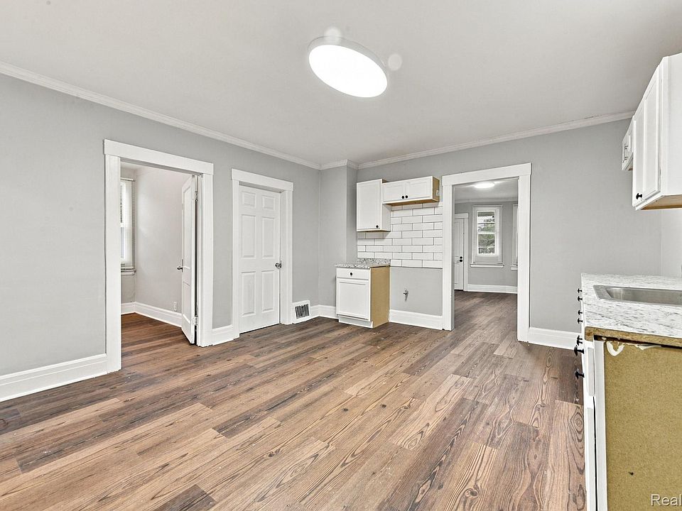 4603 Central St, photo 3