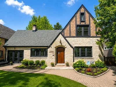 5573 N Hollywood AVENUE, Whitefish Bay, WI, 53217