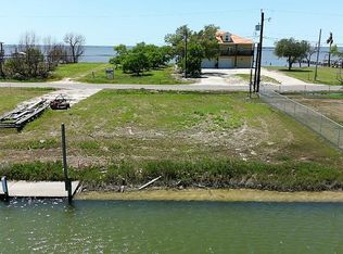 126 Belaire Dr, Rockport, TX 78382
