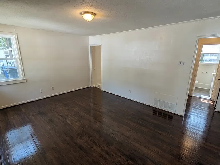803 Candlewood Dr — Photo 2