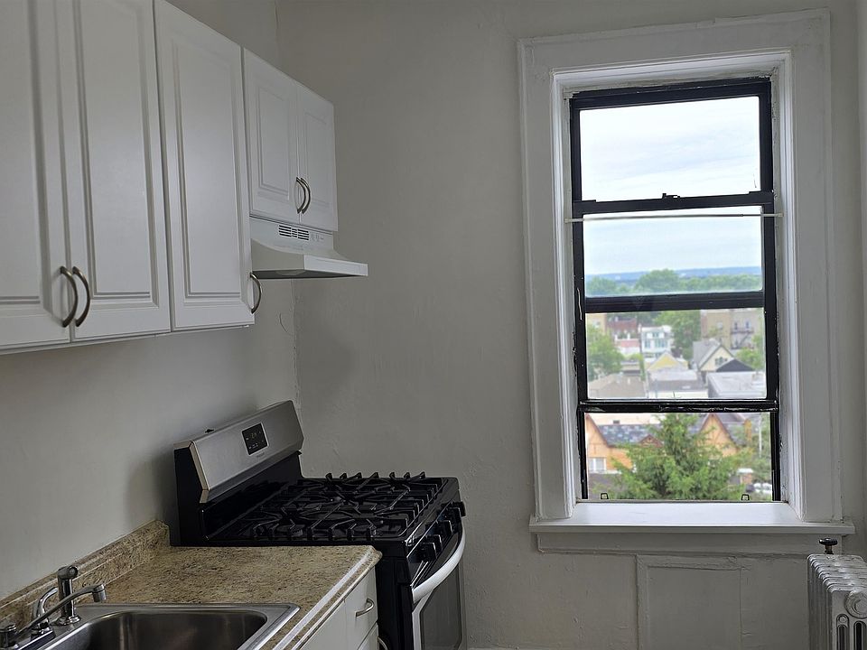 1st image of 277 Harrison Ave APT E4
