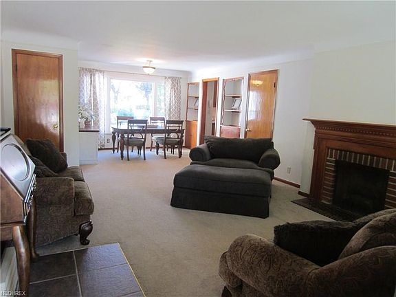 5th image of 291 E 272nd St