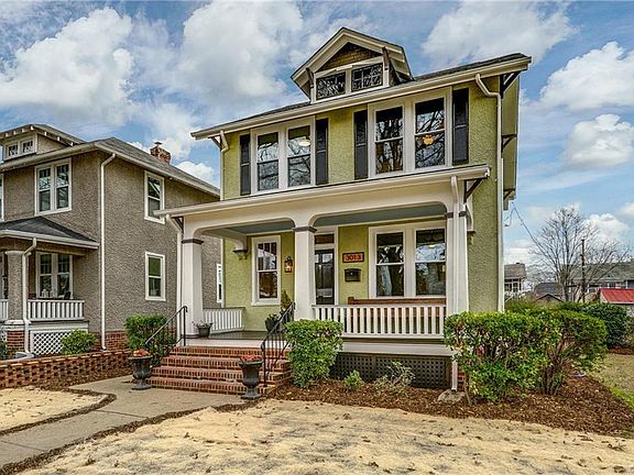 2nd image of 3013 Montrose Ave
