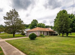 1325 Valley View Rd, New Albany, IN 47150