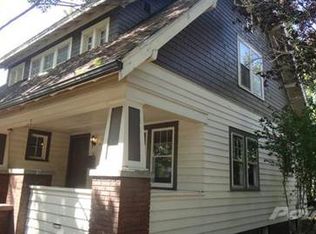 129 N McKinley Rd, Flushing, MI 48433