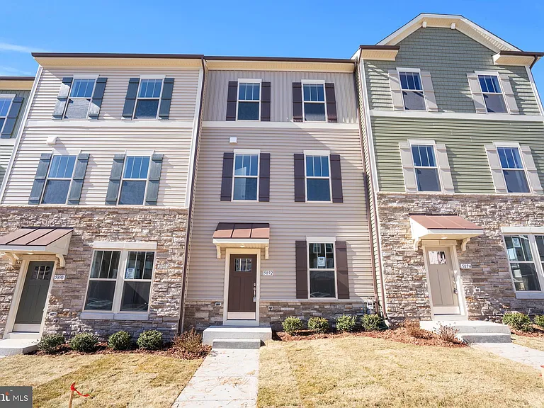 5892 Bella Marie Way — Photo 1