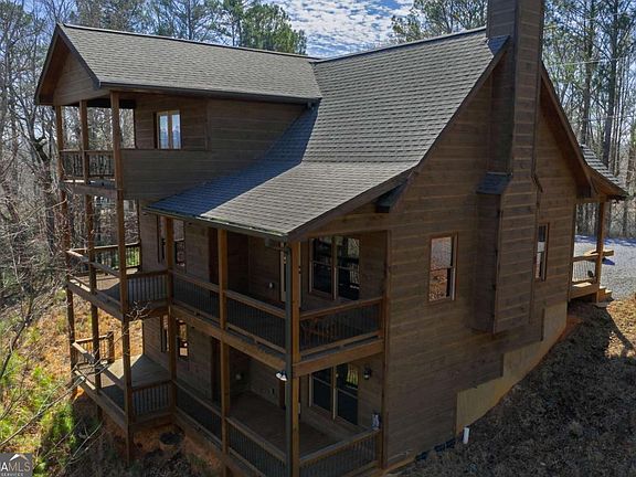 3rd image of 3171 Newport Dr
