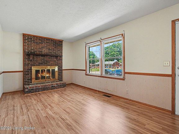 2nd image of 133 Scenic Dr