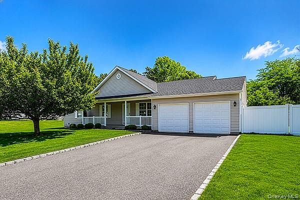 1st image of 11 Winterberry Drive