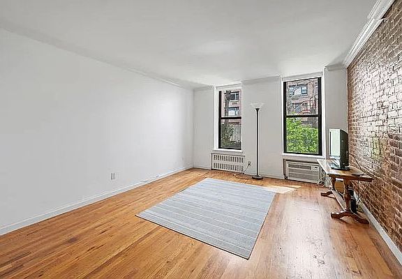 4th image of 425 E 78th St APT 1E