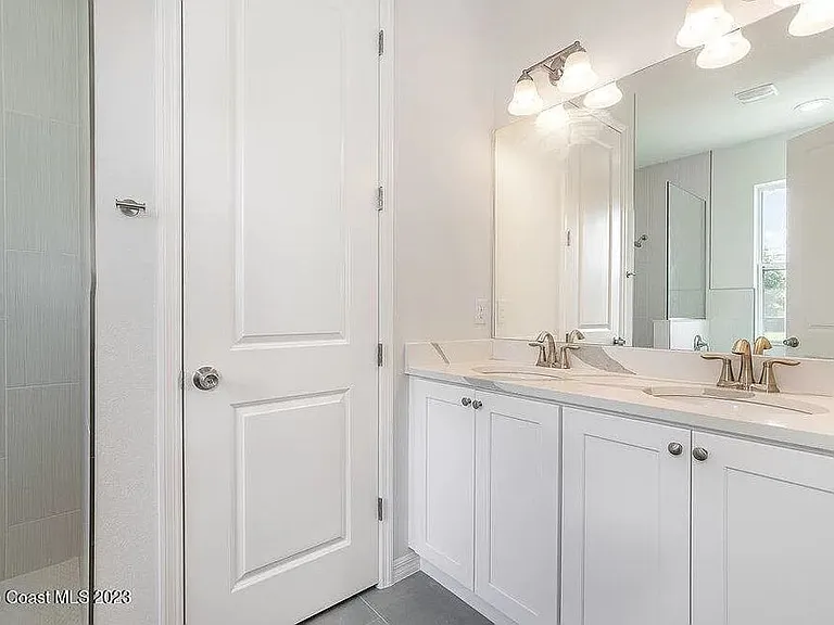 130 Norgrove St SE — Photo 8