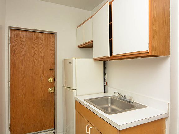 2nd image of 3304 W Schubert Ave APT 2K