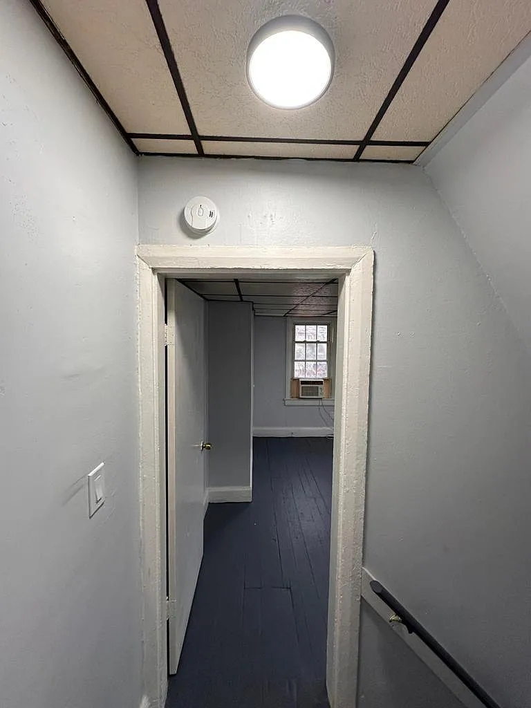 221 Wesley St — Photo 2