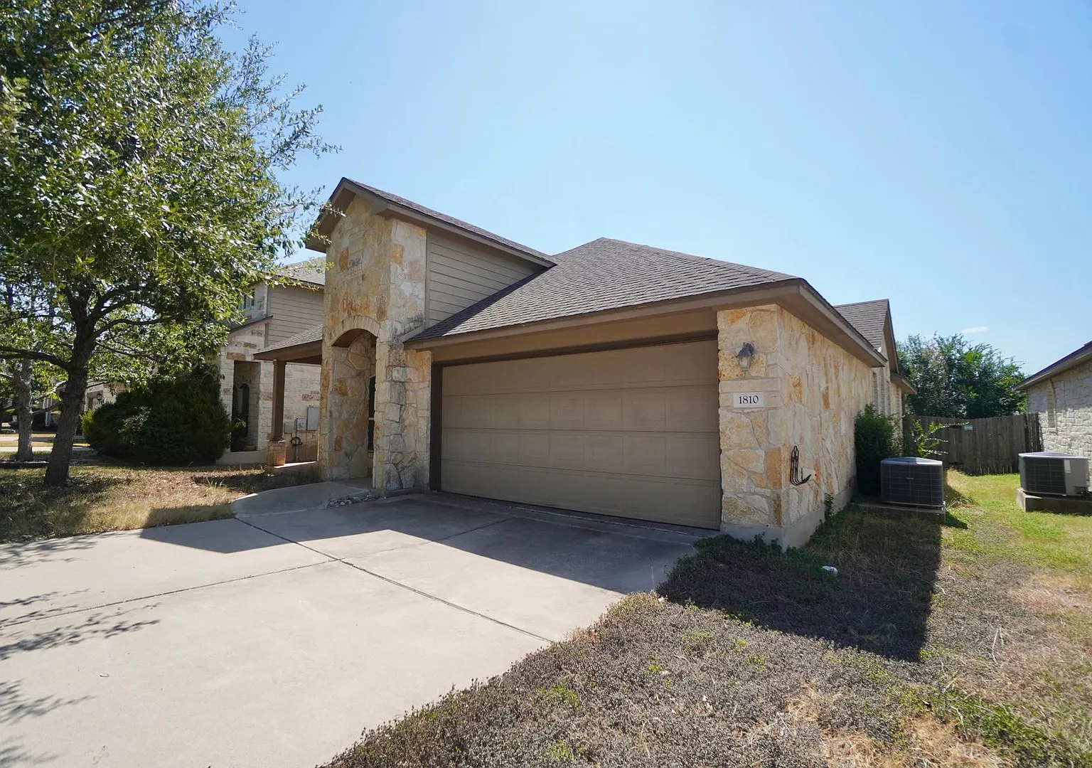 Charming 3 BR / 2 BA Cedar Park Home with Expansive Fenced Backyard — Photo 2