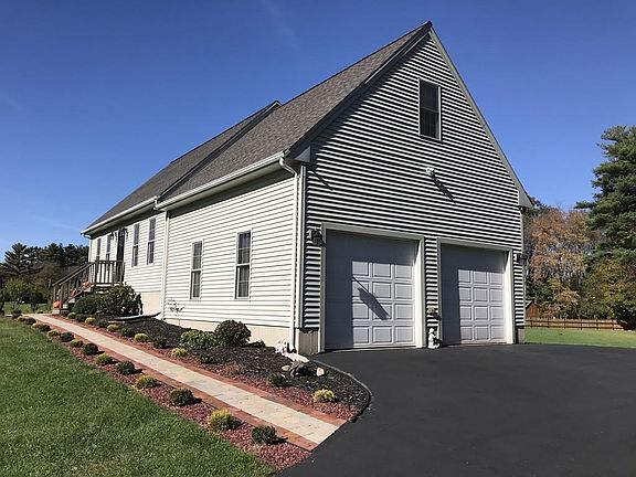 3rd image of 120 Pierce Ave