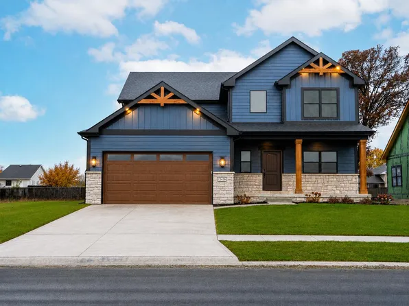 1757 Forest Ridge Dr, Valparaiso, IN 46385