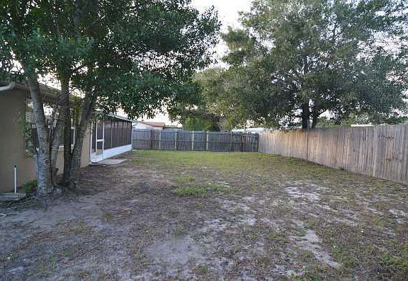 4th image of 3209 Holiday Lake Dr