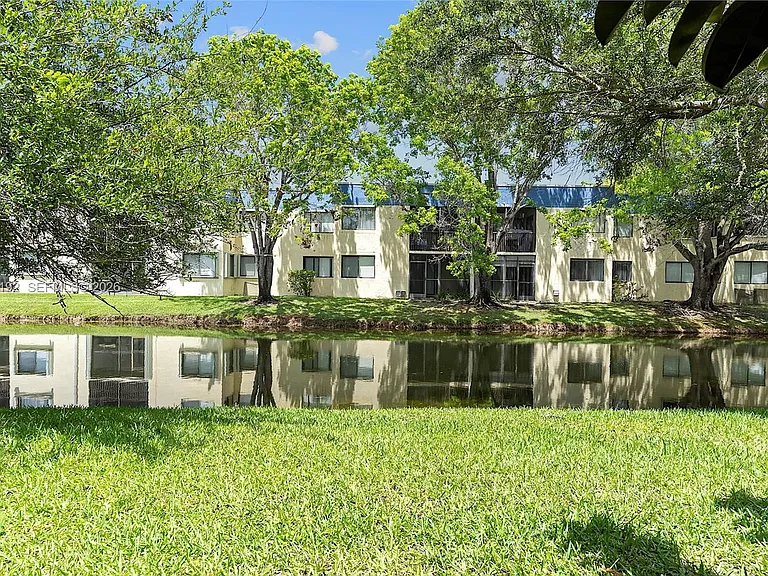 193 Lakeview Dr #103 — Photo 42