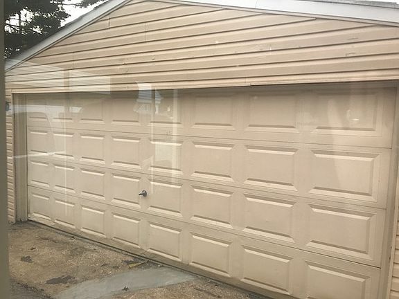 2nd image of 4025 W 99th Pl
