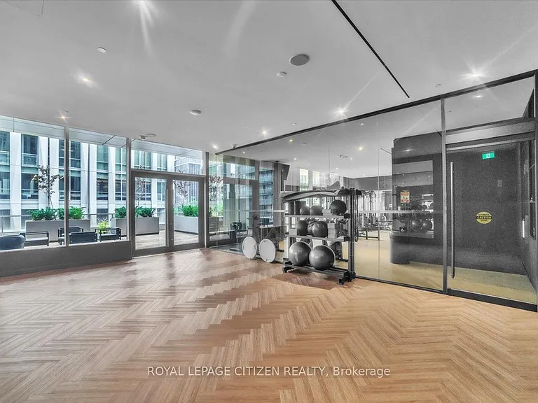 11 Yorkville Ave #6007 — Photo 35