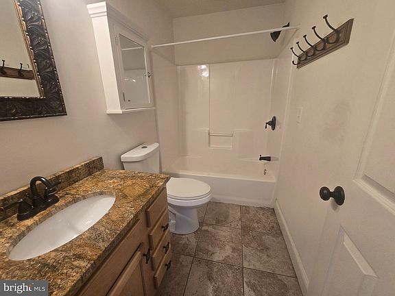 4th image of 2025 N 18th St #1