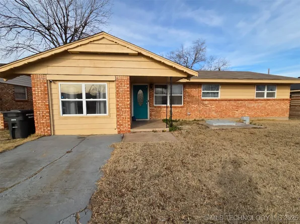 905 SW 4th Pl, Moore, OK 73160