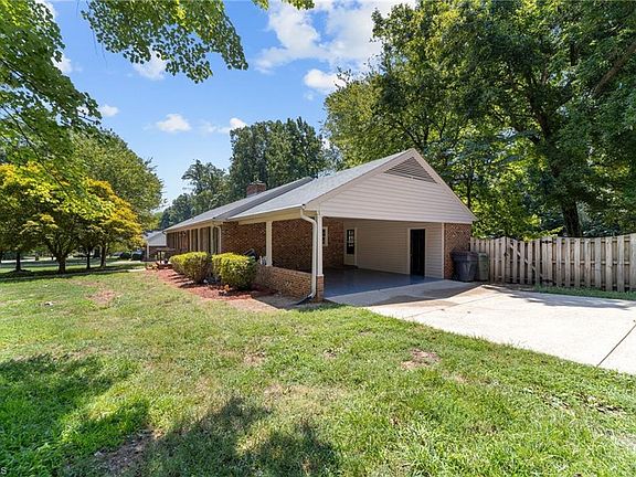 2nd image of 1023 Sherwood Dr