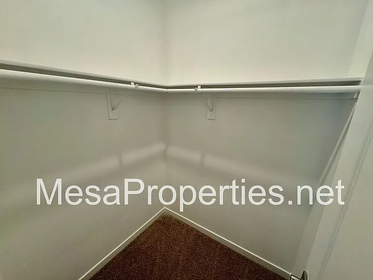 5229 Jarvis Ln — Photo 10