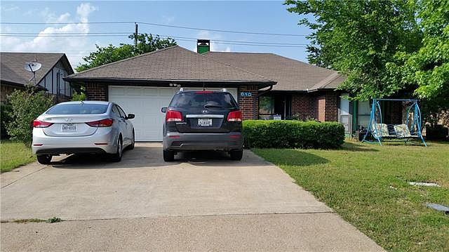 1st image of 640 Hillside Dr
