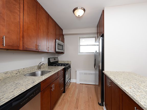 2nd image of 5900 Arlington Ave APT 22D