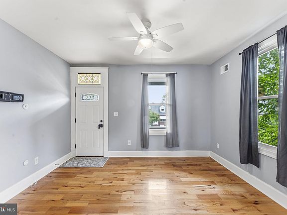 5th image of 3708 Coolidge Ave